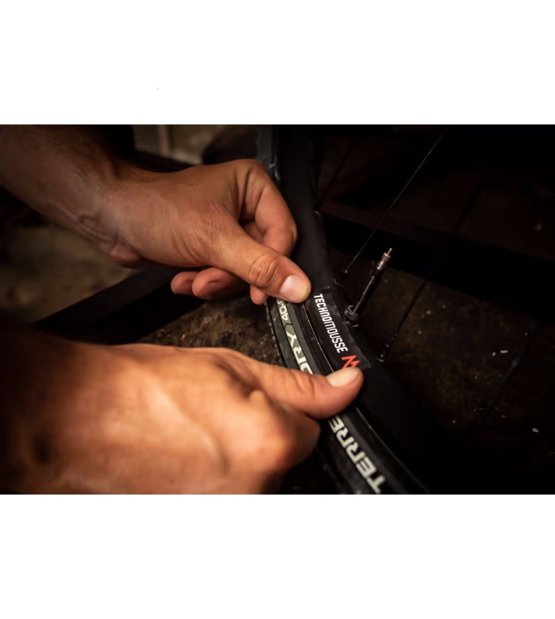 Technomousse Tubeless Valve Red Poison 55mm - Image 2